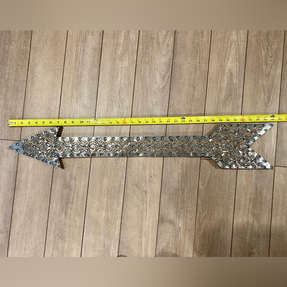 Wooden & Metal Arrow Decor